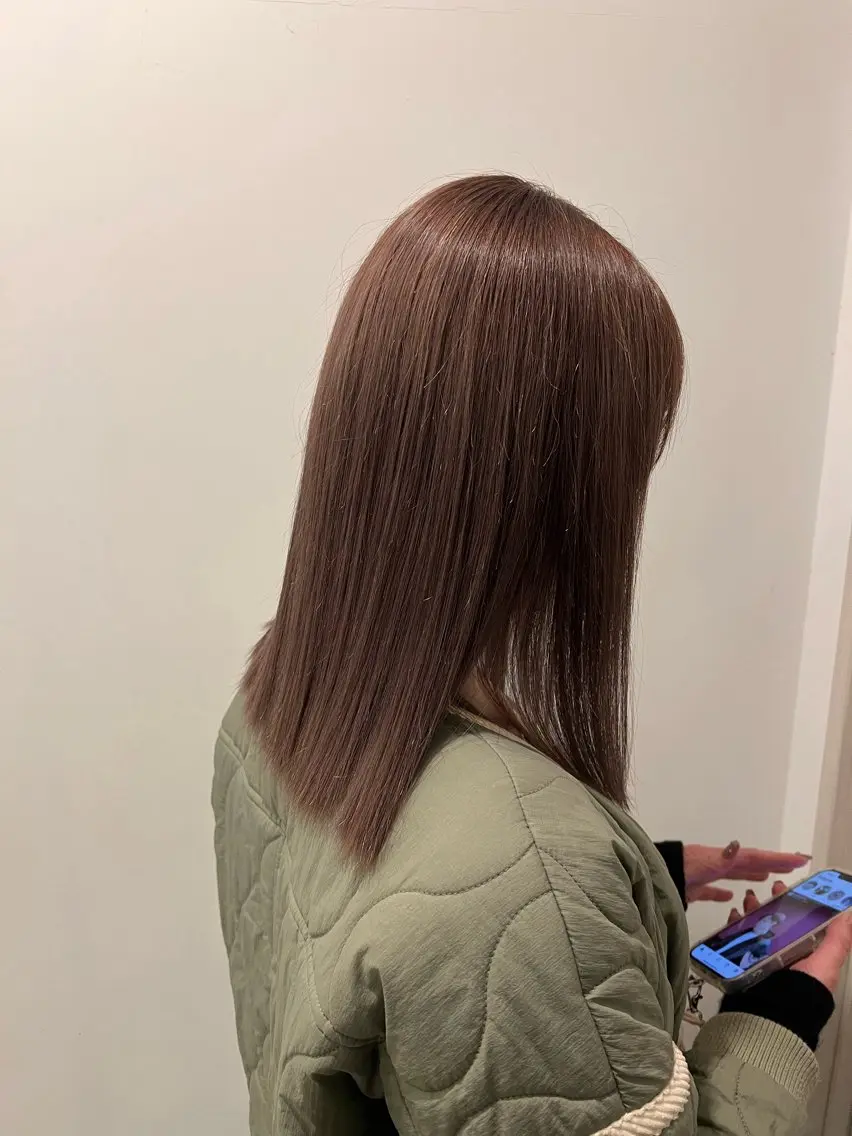 《くせ、うねり対策》カット+髪質改善ストレートの写真