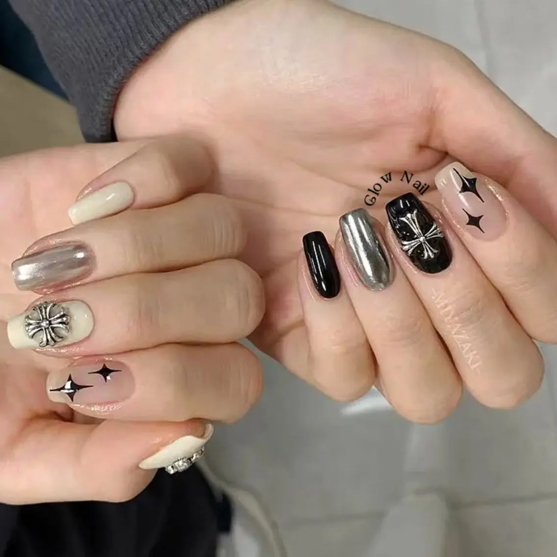 ネイル Glow Nail スカルプ専門店のネイルデザイン