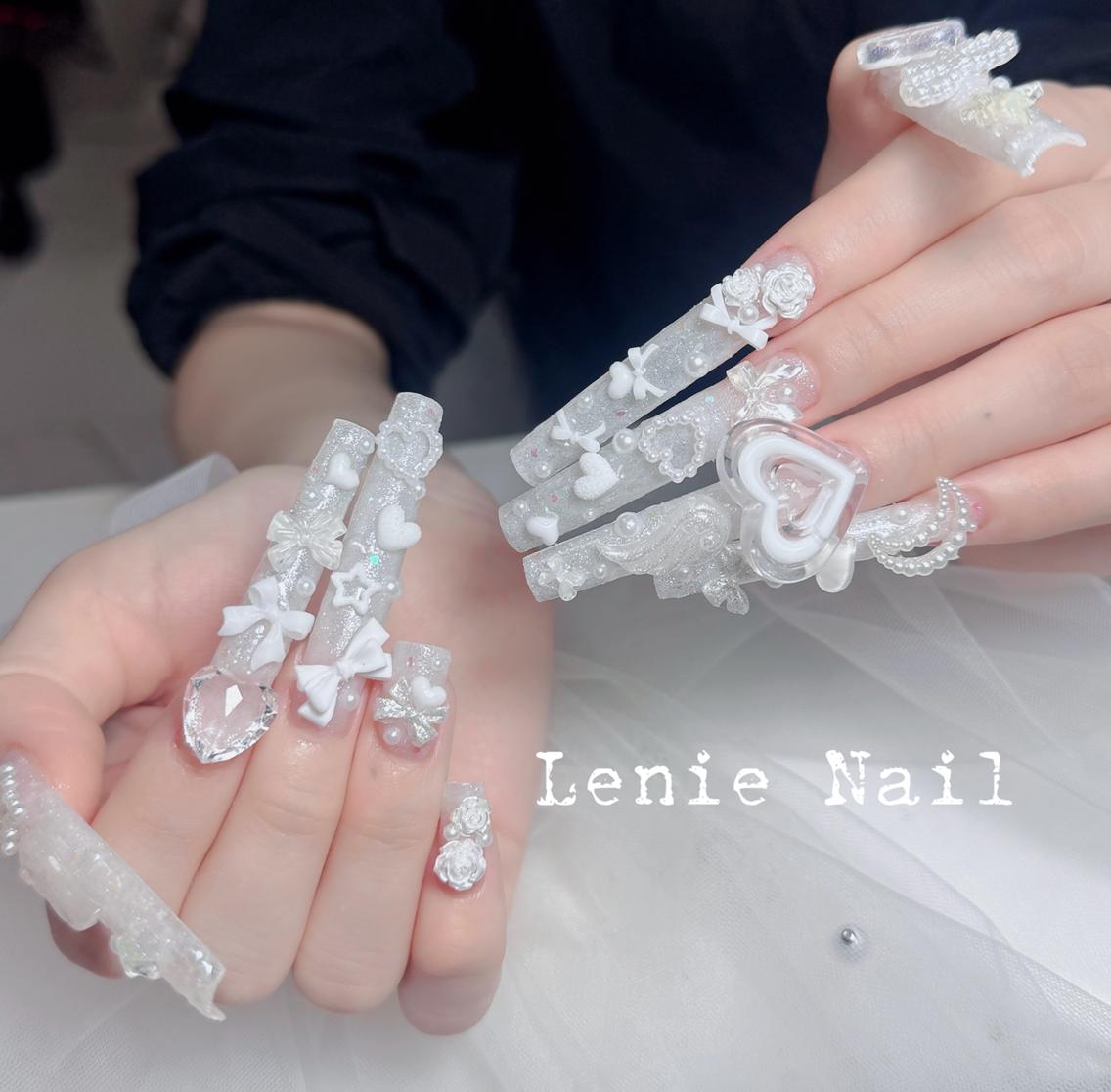 ネイル チークネイル 長さ出し フラッシュネイル フレンチネイル グラデーション ハンドネイル Lenie 新宿店のネイルデザイン