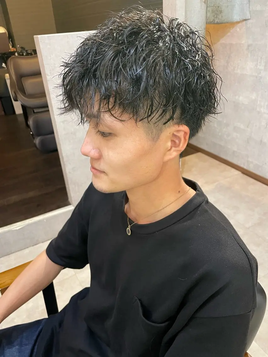 ショート パーマ メンズ 勝毛 広貴のヘアスタイル