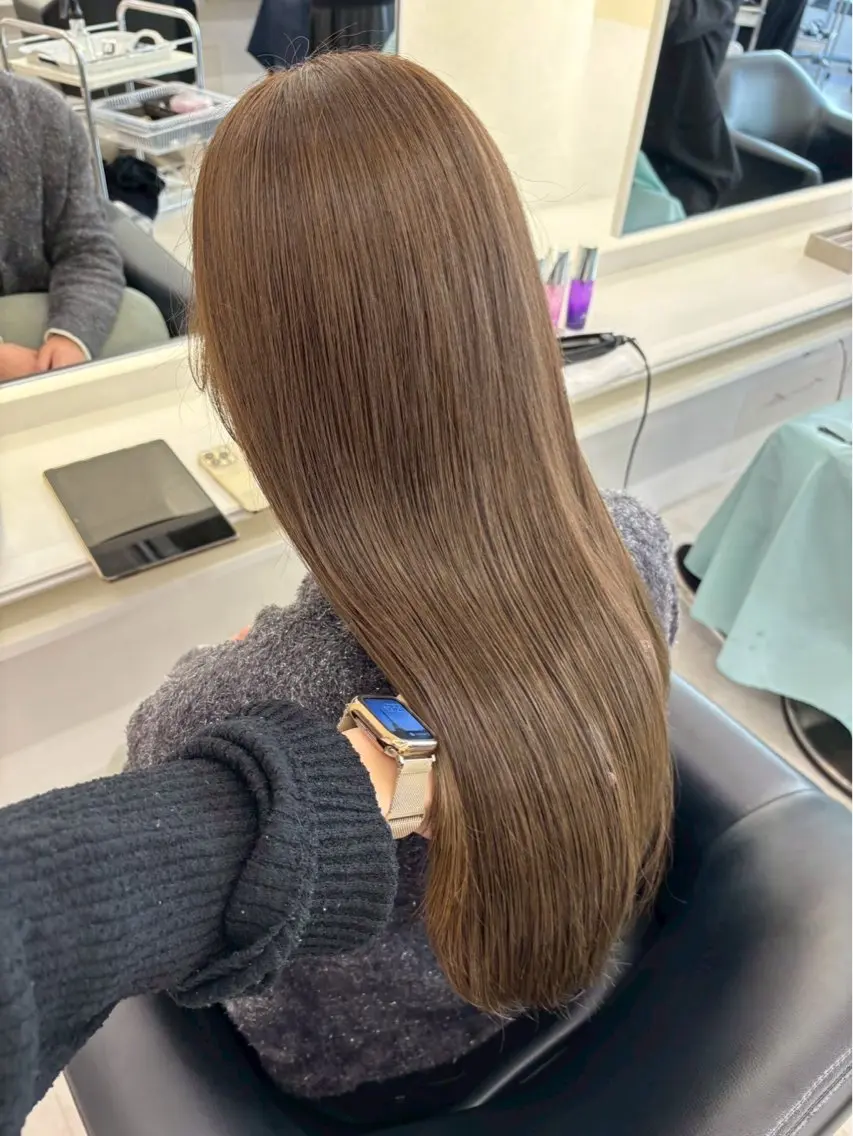 ロング カラー ベージュカラー ヘアカラー ParveMix 岡本えりかのヘアスタイル