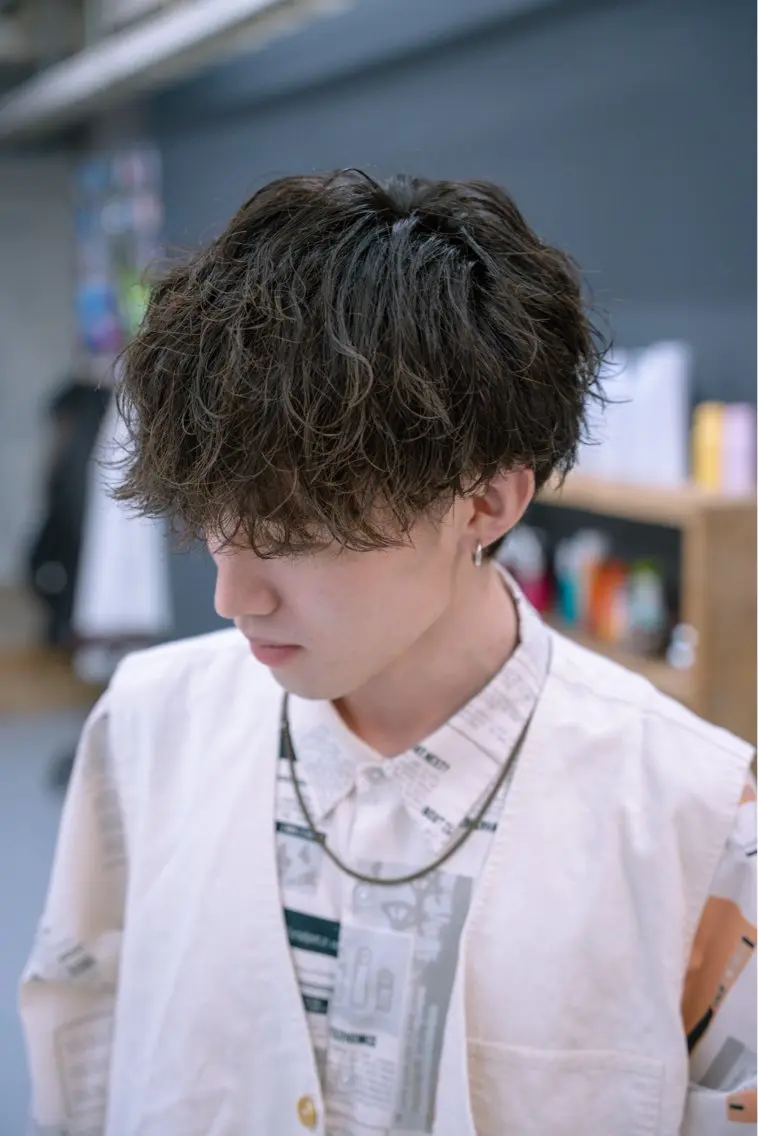 ショート パーマ メンズ カット パーマ スパイキーショート パーマ　具志堅　太志のヘアスタイル