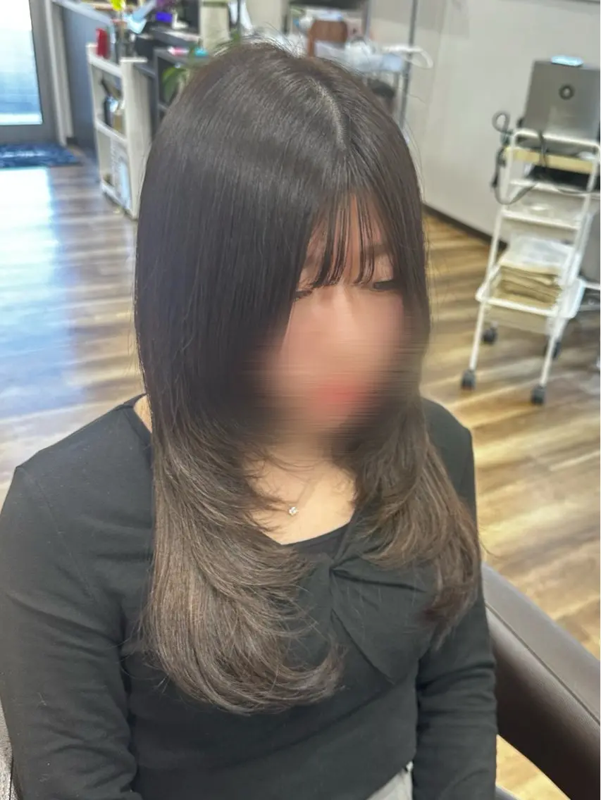 セミロング 森 音遠のヘアスタイル
