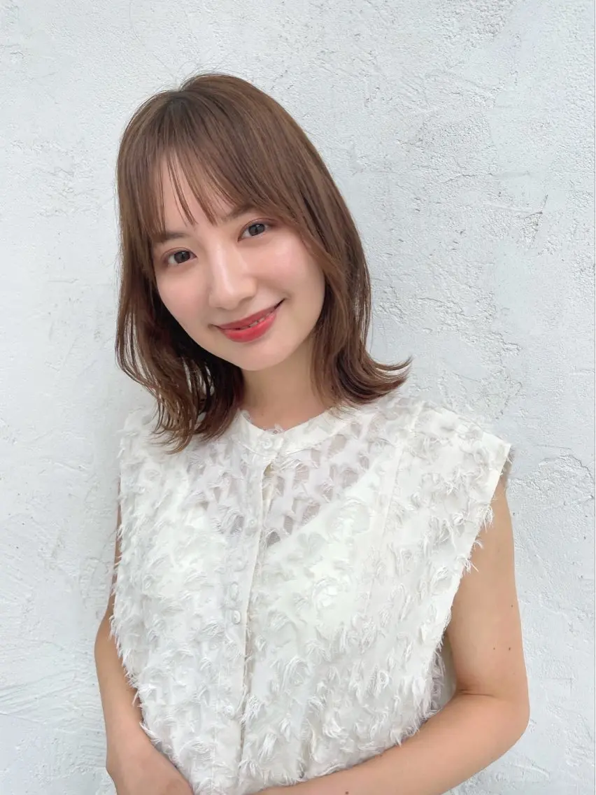 ミディアム カラー 切りっぱなしボブ ボブレイヤー ボブ くびれヘア 顔まわりレイヤー カット ヘアカラー 結べるレイヤーボブ くびれLady表参道のヘアスタイル