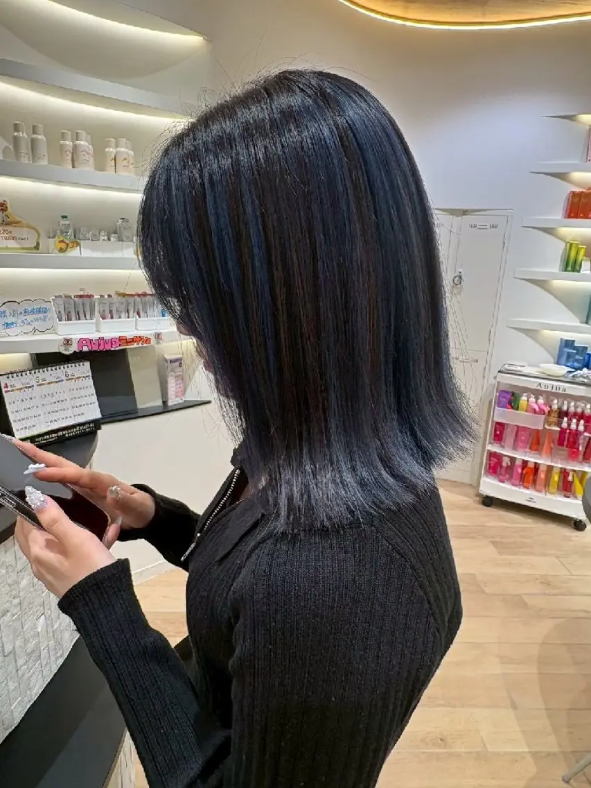 カラー 中谷 朱里のヘアスタイル