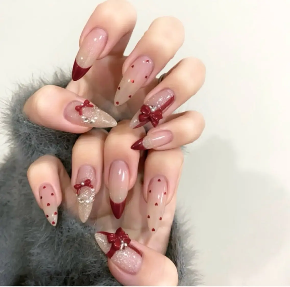 ネイル キラキラネイル マグネットネイル ミラーネイル ニュアンスネイル ワンホンネイル ハンドネイル Lyna 池袋のネイルデザイン