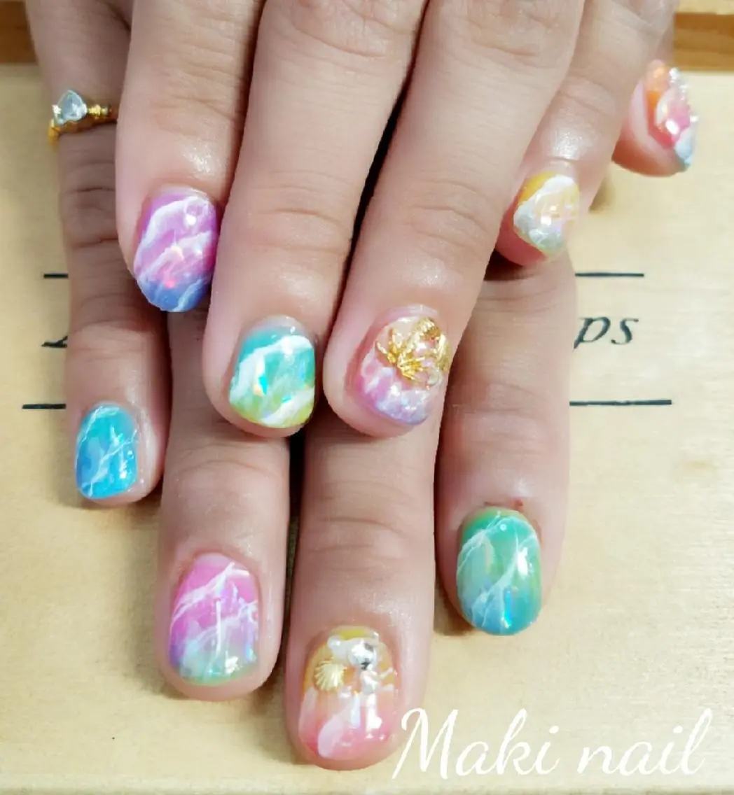 ネイル ショート ジェルネイル ･:*+.✳︎˚✧₊ MAKI NAILのネイルデザイン