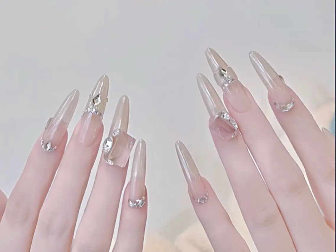 ネイル オーロラネイル チークネイル 長さ出し フットネイル フレンチネイル 🎀AND🎀 Nail Salonのネイルデザイン