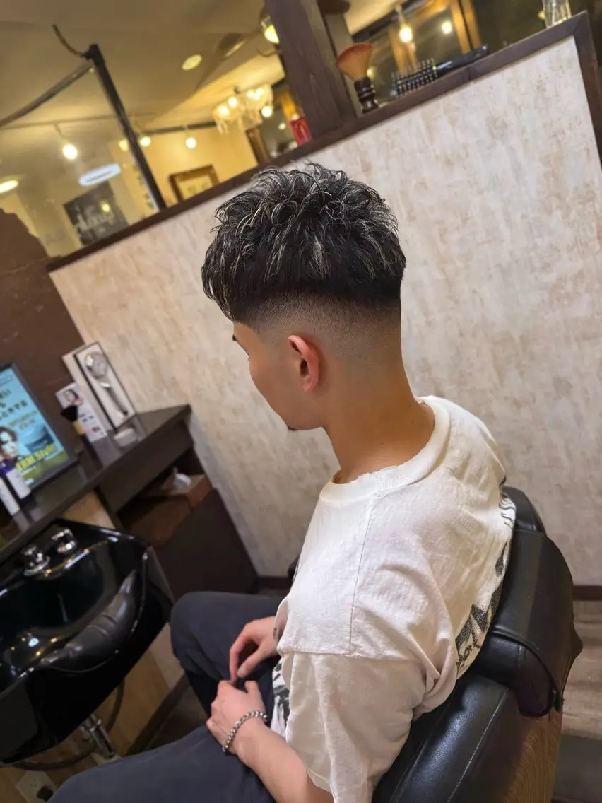 ショート メンズ フェードカット メンズメッシュ スキンフェード カット 橋本 羽玖のヘアスタイル