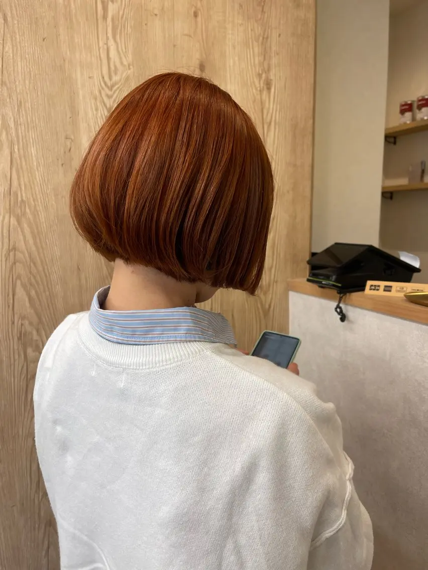 ショート カラー オレンジ ボブ カット ヘアカラー パーマ 縮毛矯正 トリートメント ヘッドスパ 大久保 結加のヘアスタイル