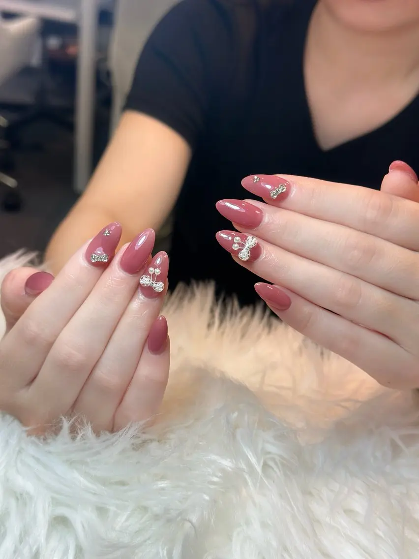 ネイル アートネイル 持ち込み ストーンネイル サン サンのネイルデザイン