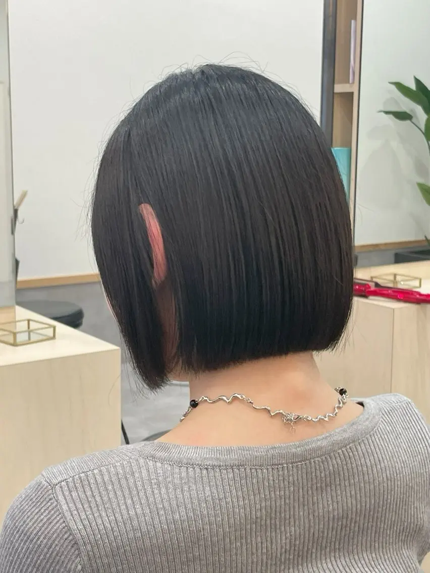 ミディアム カラー 切りっぱなしボブ ボブ ヘアカラー トリートメント 髪質改善/ 上村旺武のヘアスタイル