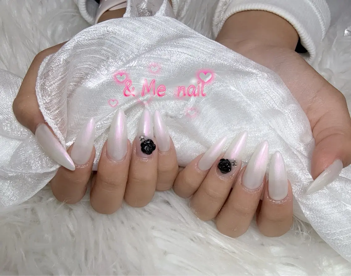 ネイル ハンドネイル &ME タカのネイルデザイン