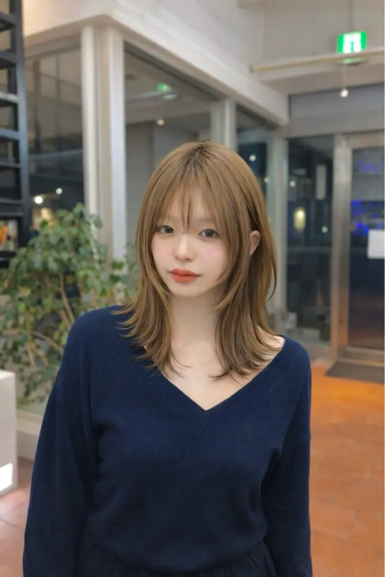 セミロング カット ヘアカラー ⭐️韓国ブリーチ 顔周りカット⭐️のヘアスタイル