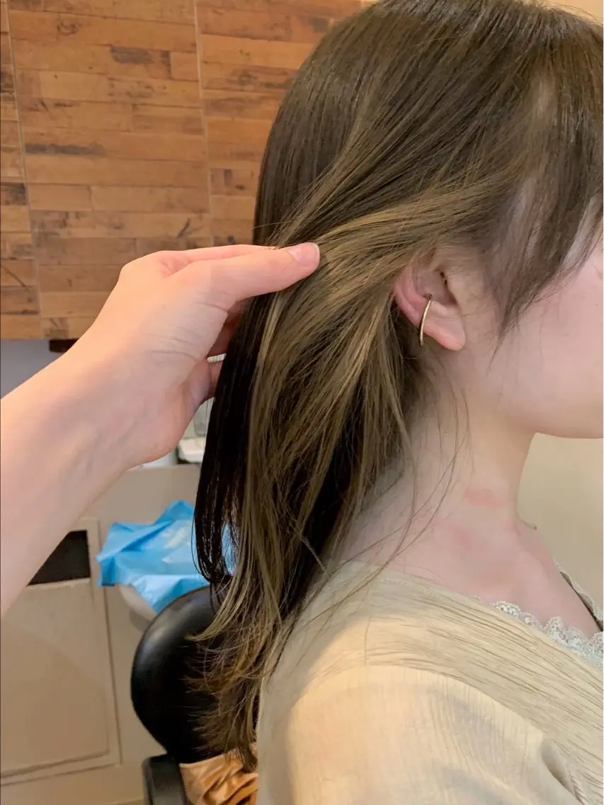 セミロング カラー インナーカラー 庄司 桜のヘアスタイル