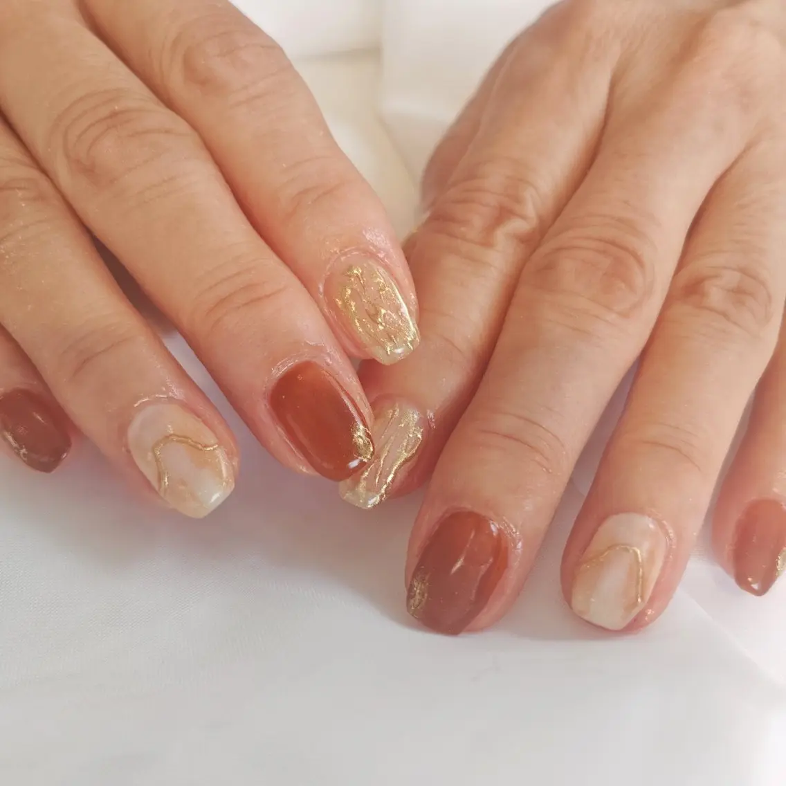 ネイル ミラーネイル ニュアンスネイル 夏ネイル ハンドネイル felicita fumi🩷のネイルデザイン