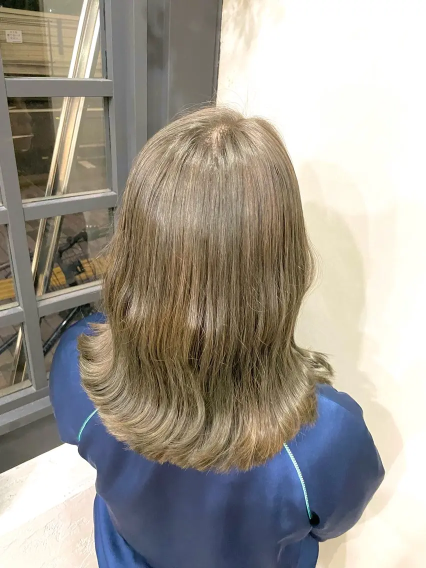 セミロング カラー ベージュカラー オリーブベージュ ✨レディースカット モデル募集✨イブキのヘアスタイル