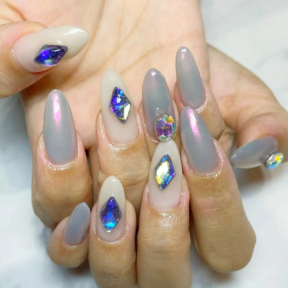 ネイル アートネイル ニュアンスネイル ストーンネイル ハンドネイル あ きのネイルデザイン