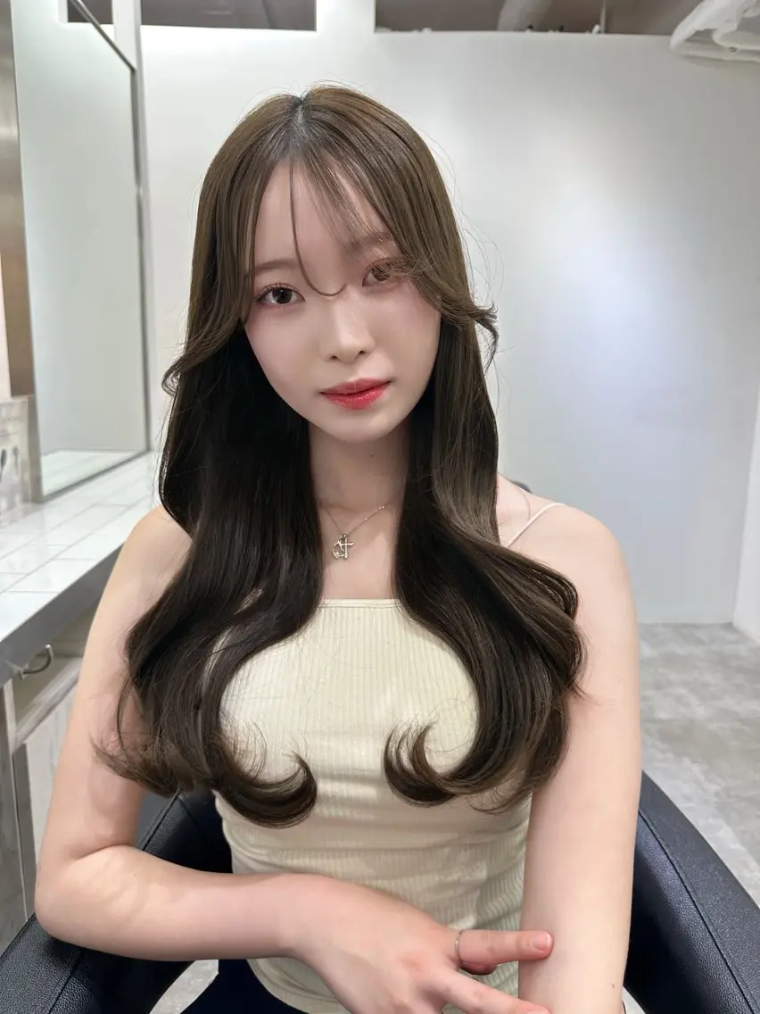 ロング カラー ミディアムレイヤー 添田晃基のヘアスタイル