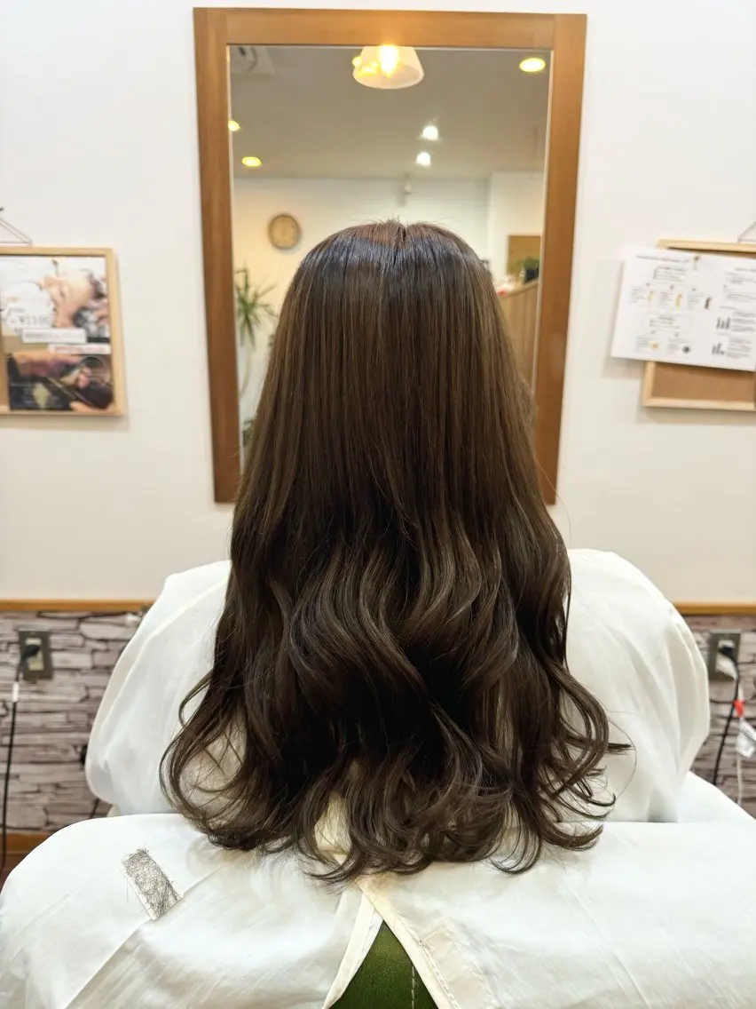 ロング カラー ブラウンカラー オリーブブラウン N-PLANTS 泉大津【yuua】のヘアスタイル