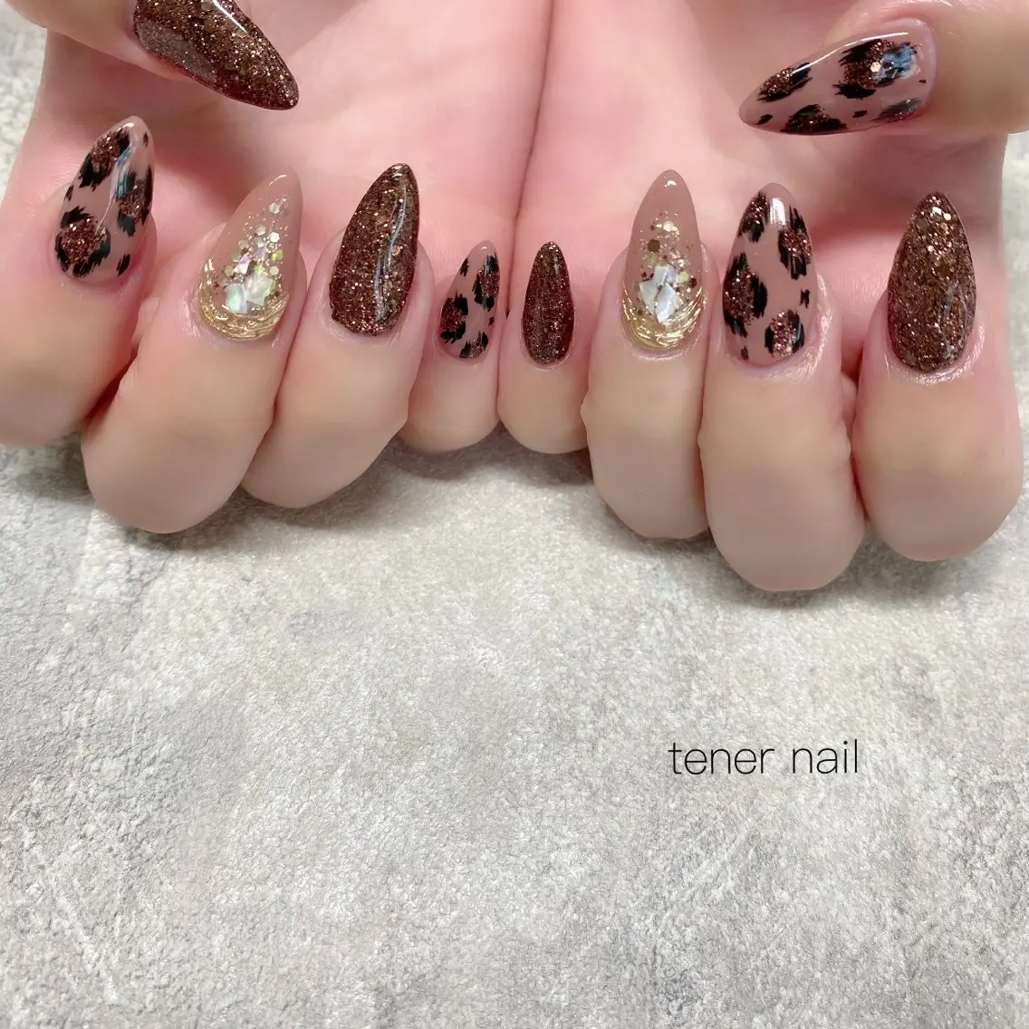 ネイル アニマル柄 ブラウン ラメ(グリッター) ハンドネイル テネルネイル tener nailのネイルデザイン