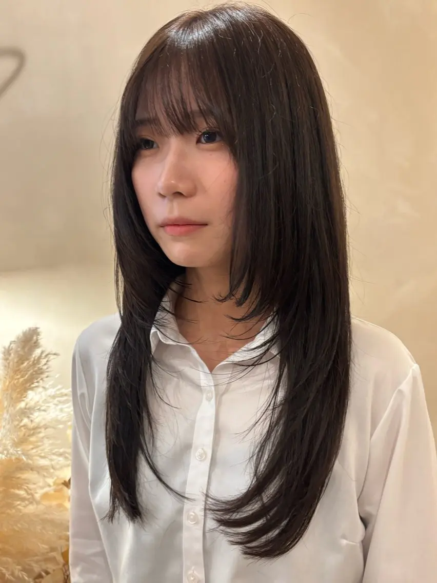 ロング カラー ロングレイヤー レイヤーカット ロング 小顔カット カット ヘアカラー シンバ ヒナノ/髪質 改善/縮毛矯正のヘアスタイル