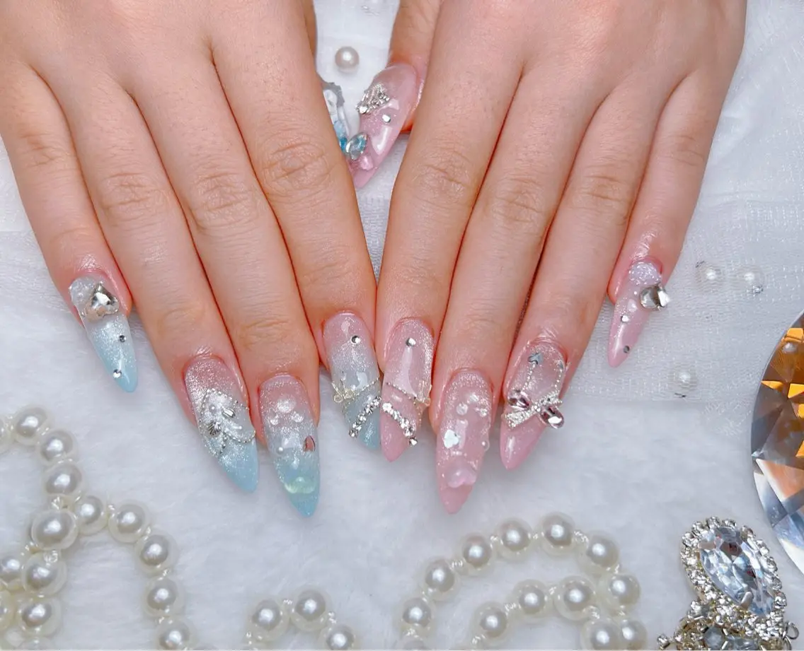 ネイル アートネイル オーロラネイル チークネイル 長さ出し フットネイル Miya _nailのネイルデザイン
