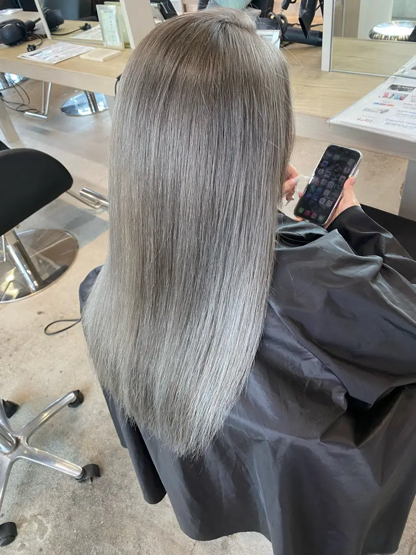 ロング カラー ダブルカラー 才田 まりなのヘアスタイル