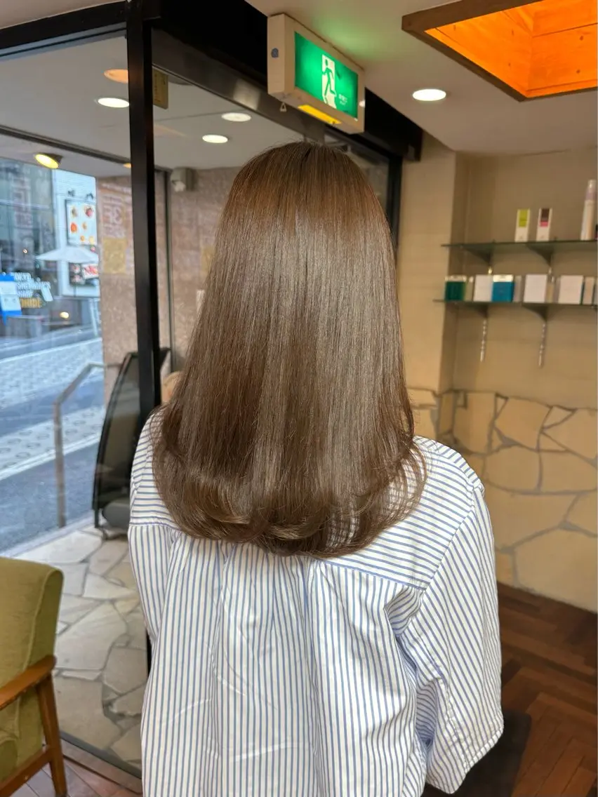 ミディアム カラー ベージュカラー ブリーチ ブリーチなしカラー ヘアカラー トリートメント 矢野 晃平のヘアスタイル