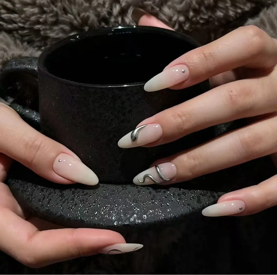 ネイル オーロラネイル フラワーネイル フットネイル フレンチネイル ジェルネイル ハンドネイル ハンドケア BabyYouMi nailのネイルデザイン