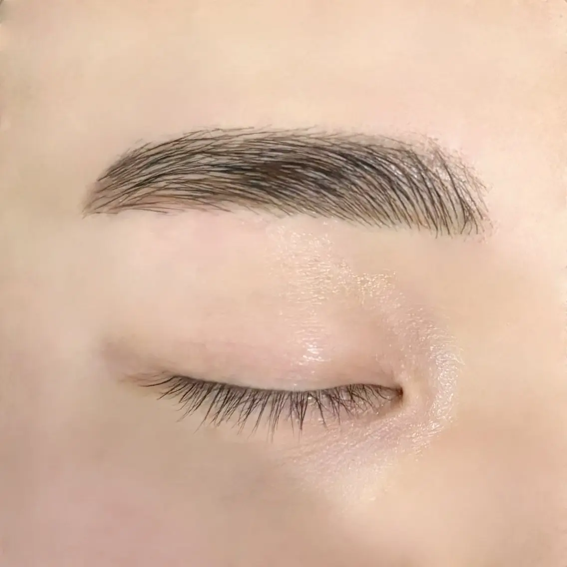 【メンズ☆】眉毛wax(間引きカット550円)の写真
