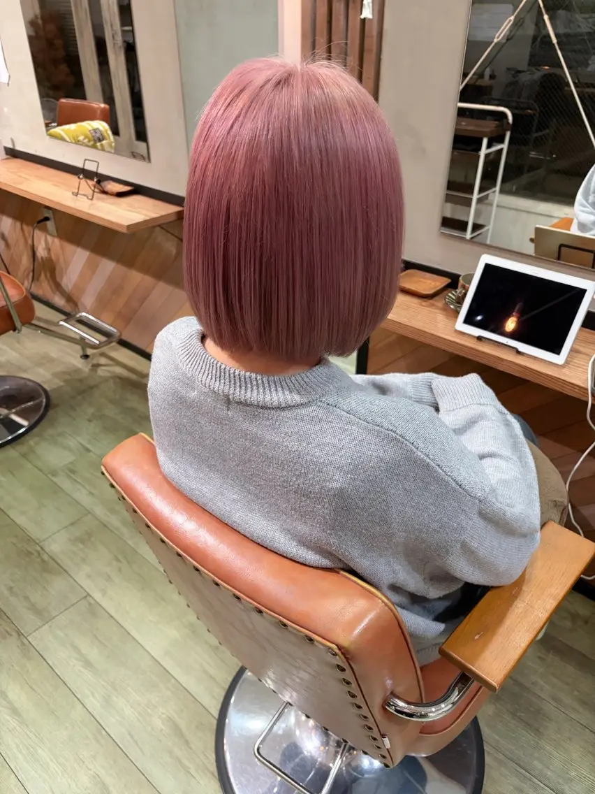 ショート カラー 石江 奈琉のヘアスタイル