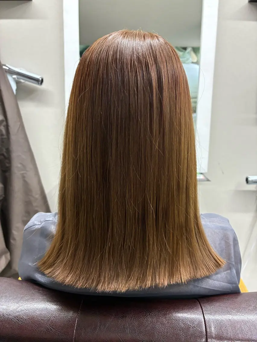 ミディアム カラー 小泉 陽のヘアスタイル