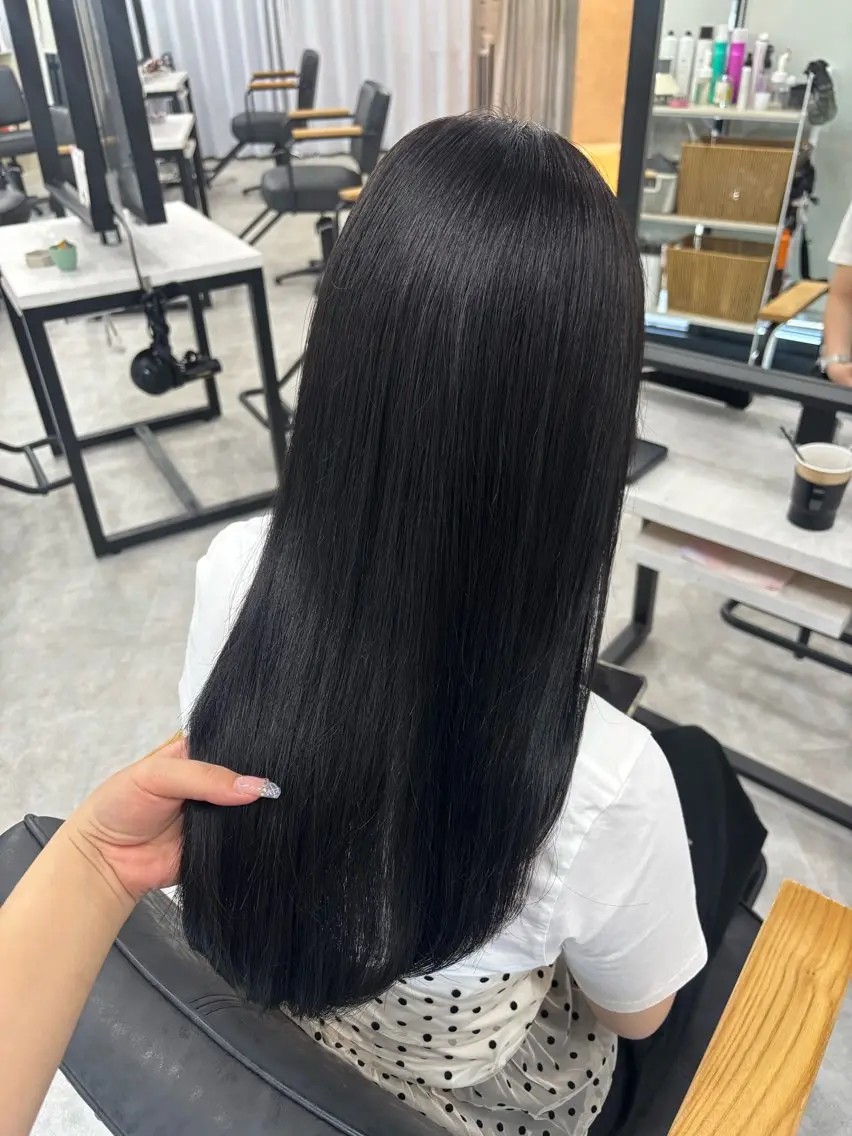 ロング カラー トリートメント 縮毛矯正×透明感 カラー hinataのヘアスタイル