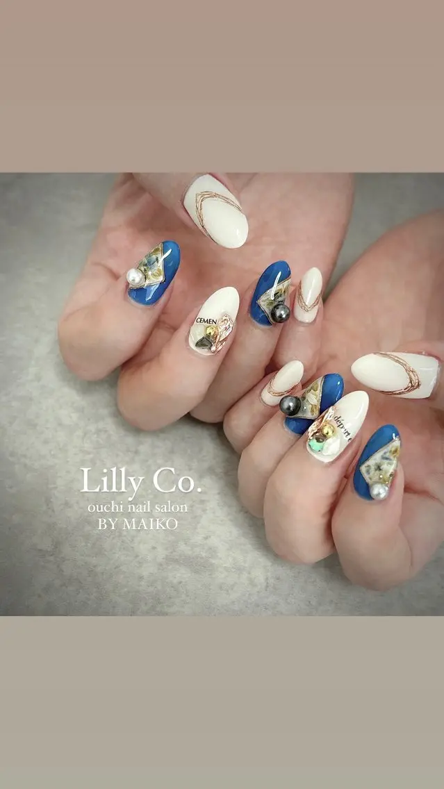 ネイル ブルー ハンドネイル ハンドケア Lilly Co.のネイルデザイン