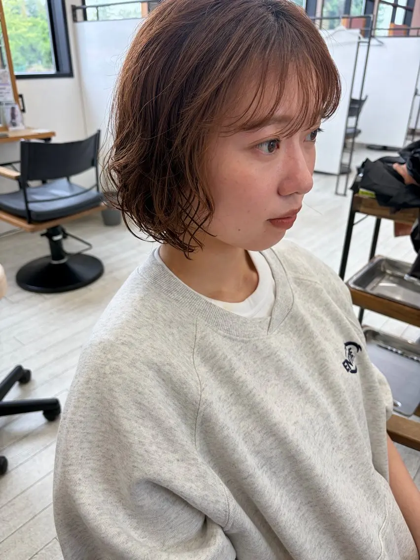 ショート カラー パーマ ベージュカラー ボブ 石井 愛莉のヘアスタイル