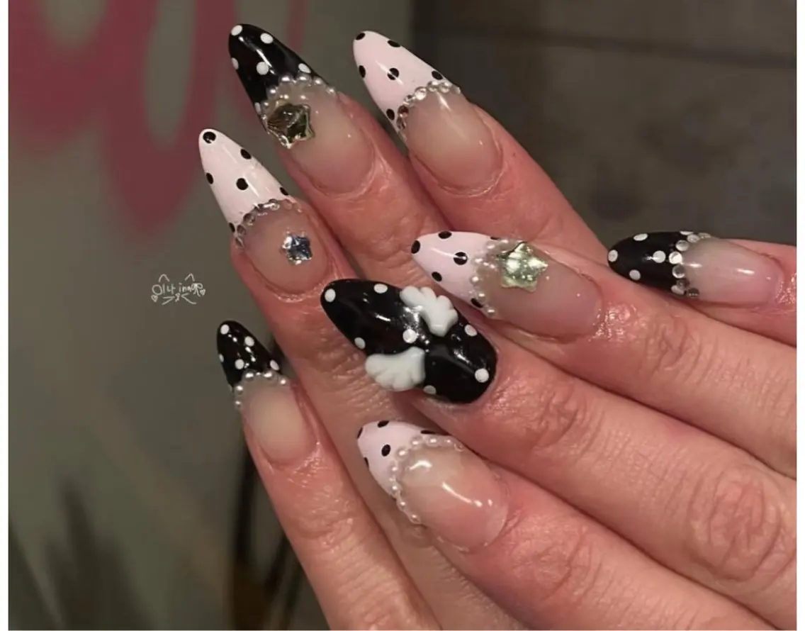 ネイル アートネイル オーロラネイル チークネイル フレンチネイル ガラスフレンチ 🎀🎀YooLi Nail Salonのネイルデザイン