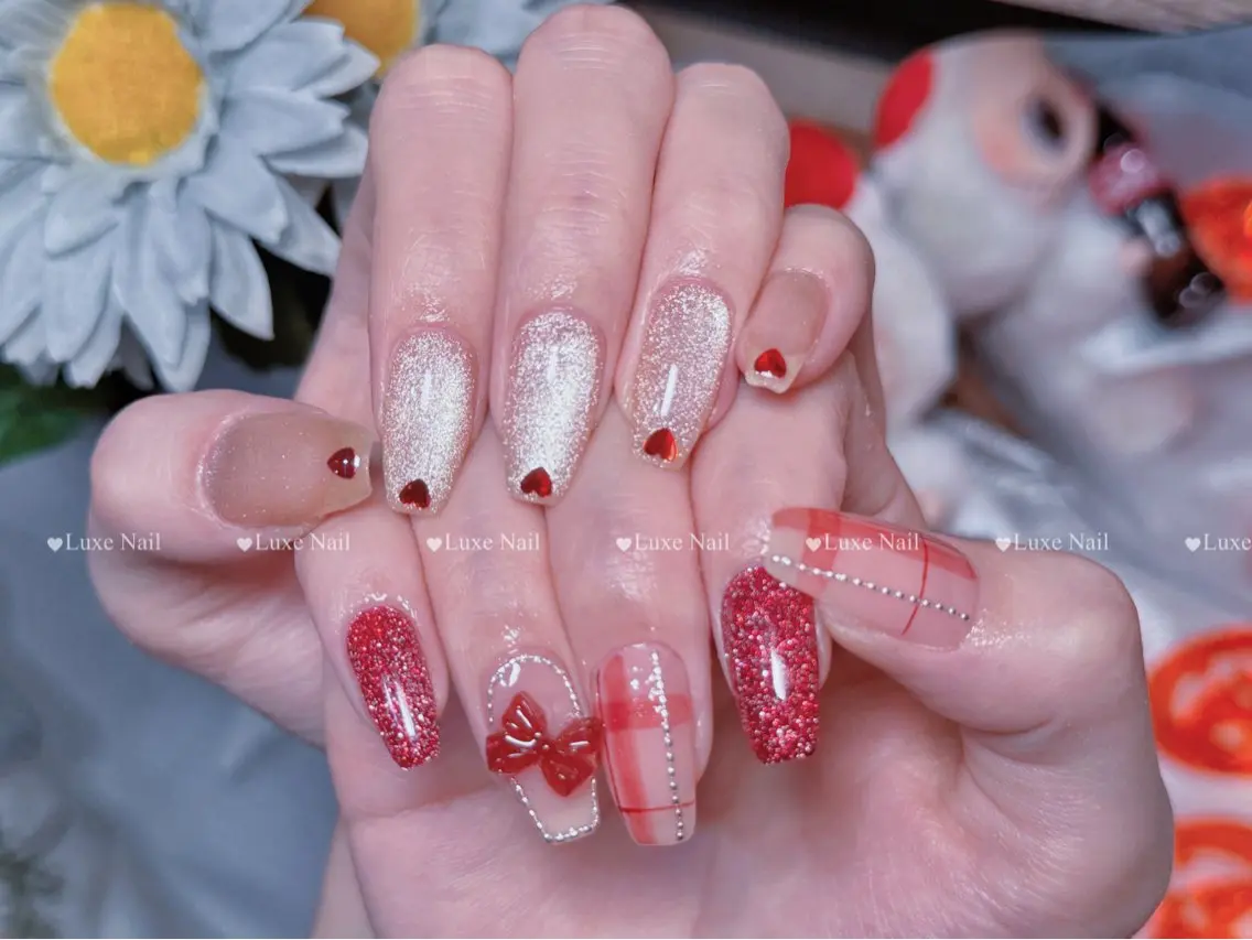 ネイル アートネイル オーロラネイル カジュアル クリアネイル 長さ出し ハンドネイル ハンドケア Luxe Nail Salonのネイルデザイン