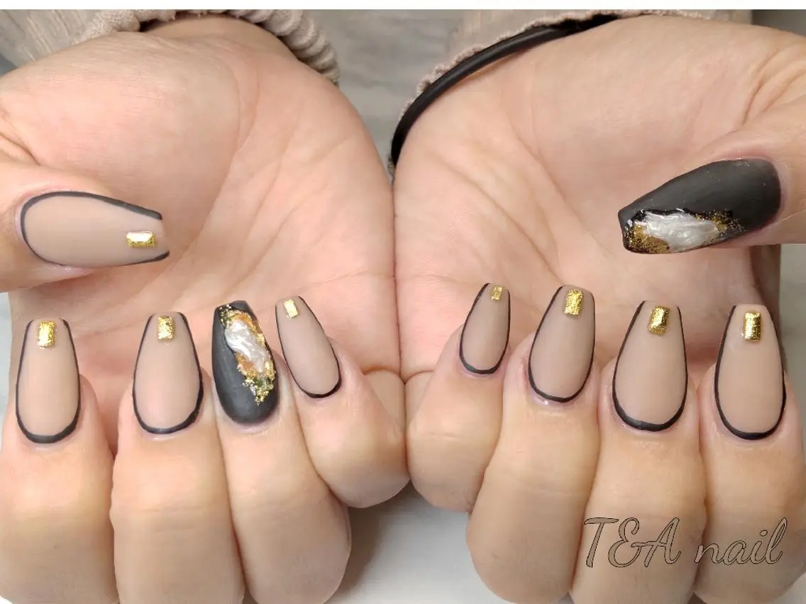 セミロング ネイル ブラウン 長さ出し ジェルネイル マットネイル ニュアンスネイル T&A nailのネイルデザイン