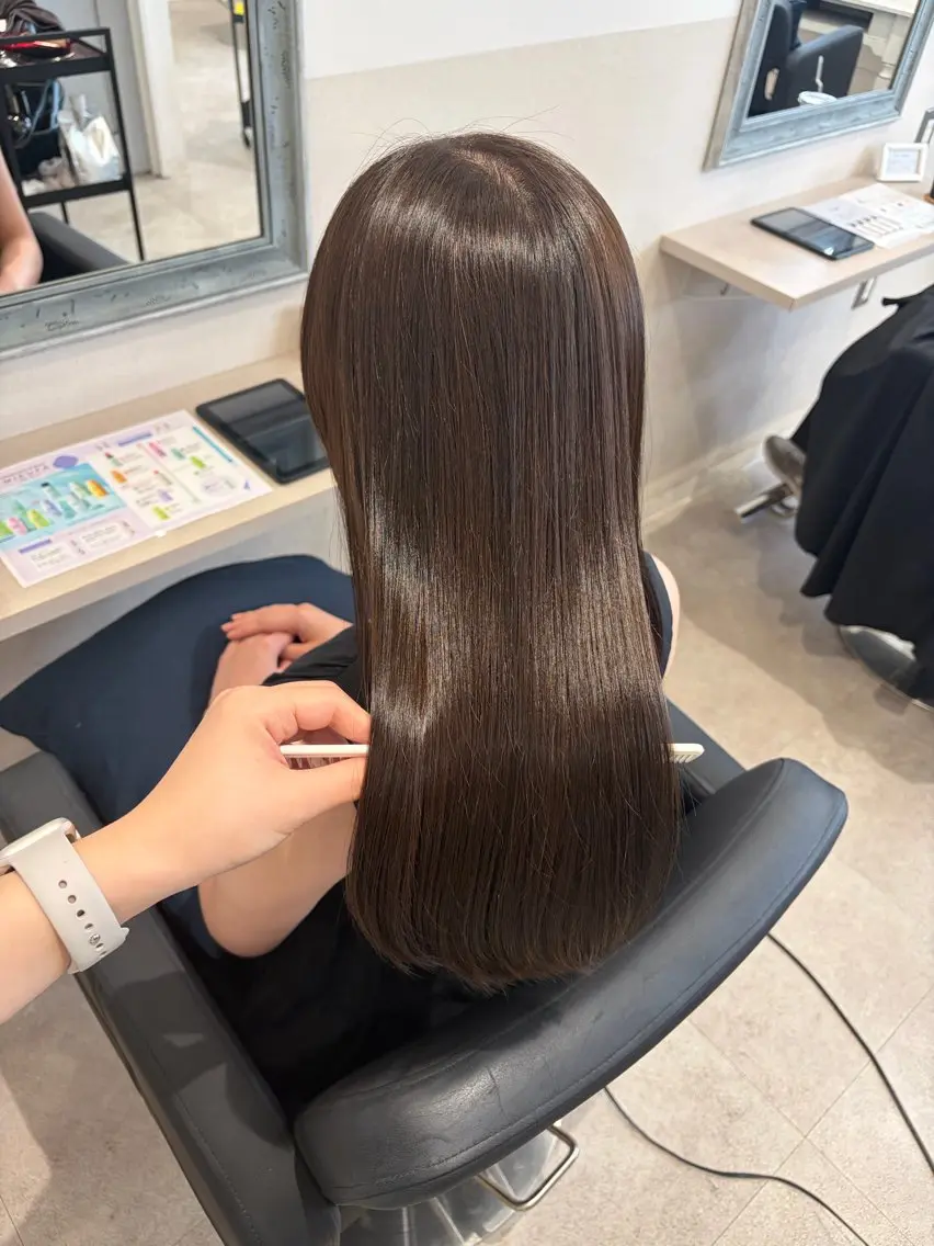 ミディアム カット ヘアカラー トリートメント 髪質改善縮毛矯正/ 艶髪/堤　葵生のヘアスタイル