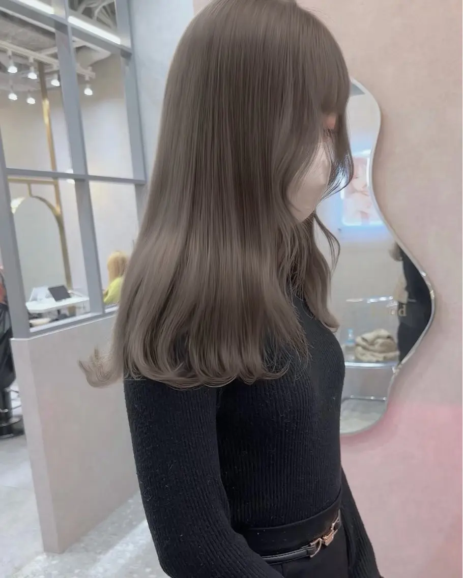 ロング カラー ベージュカラー ブリーチ 透明感カラー グレージュ オレンジ ヘアカラー トリートメント tomoya 透明感のグレージュのヘアスタイル