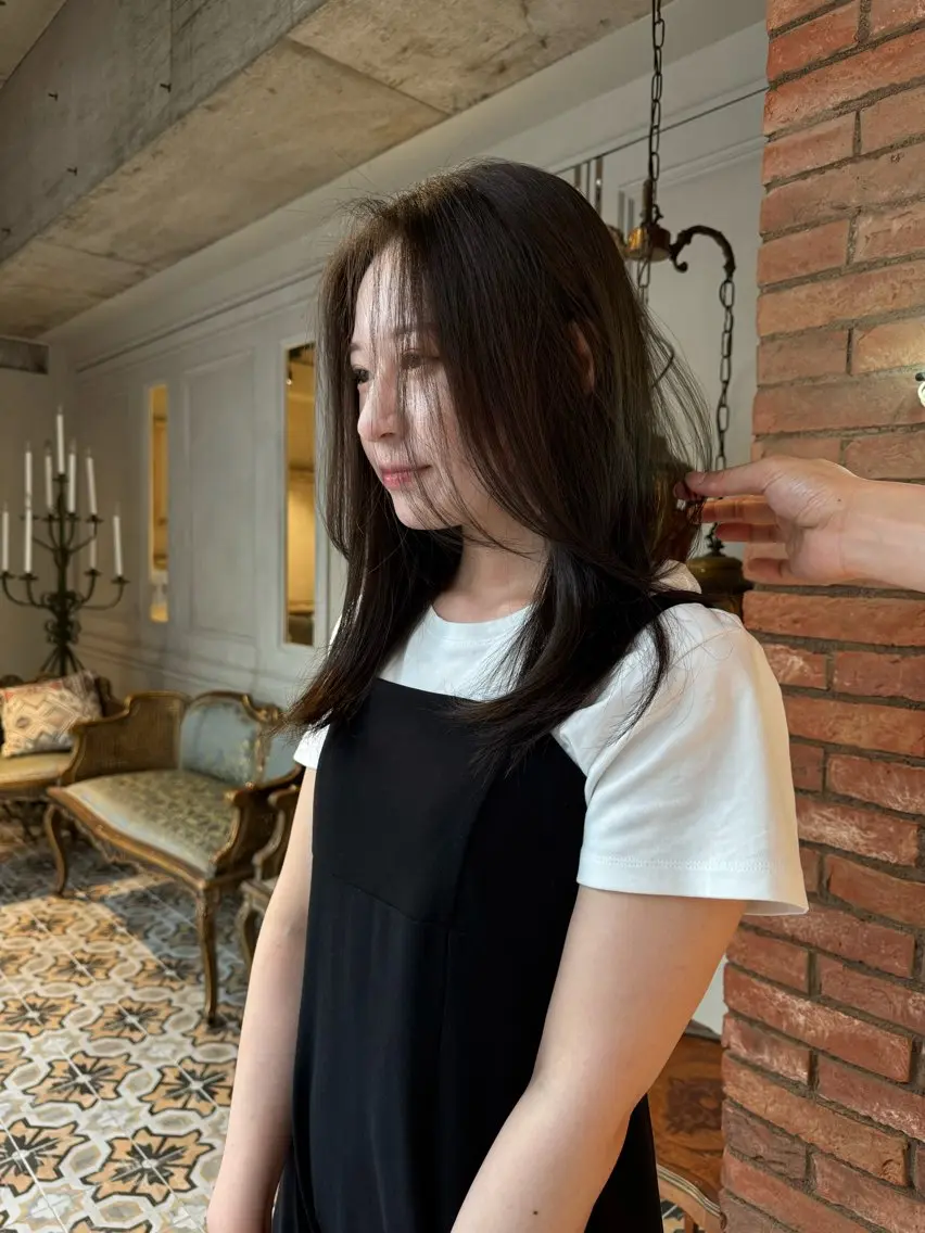 カラー ヘアカラー SAYA NEWTONのヘアスタイル