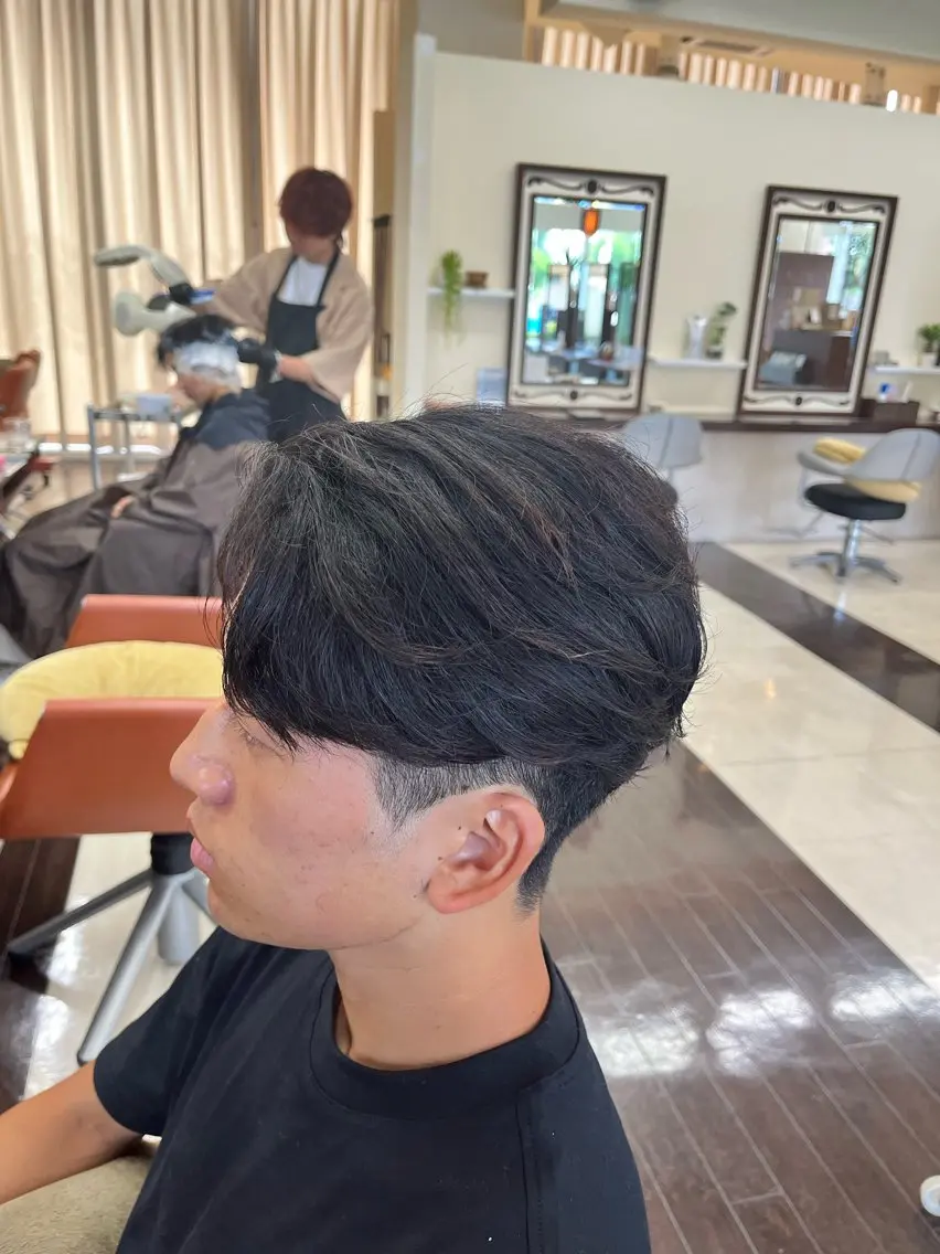 ショート パーマ メンズ センターパート メンズパーマ ニュアンスパーマ 🧊メンズ特化🧊 高木航希のヘアスタイル