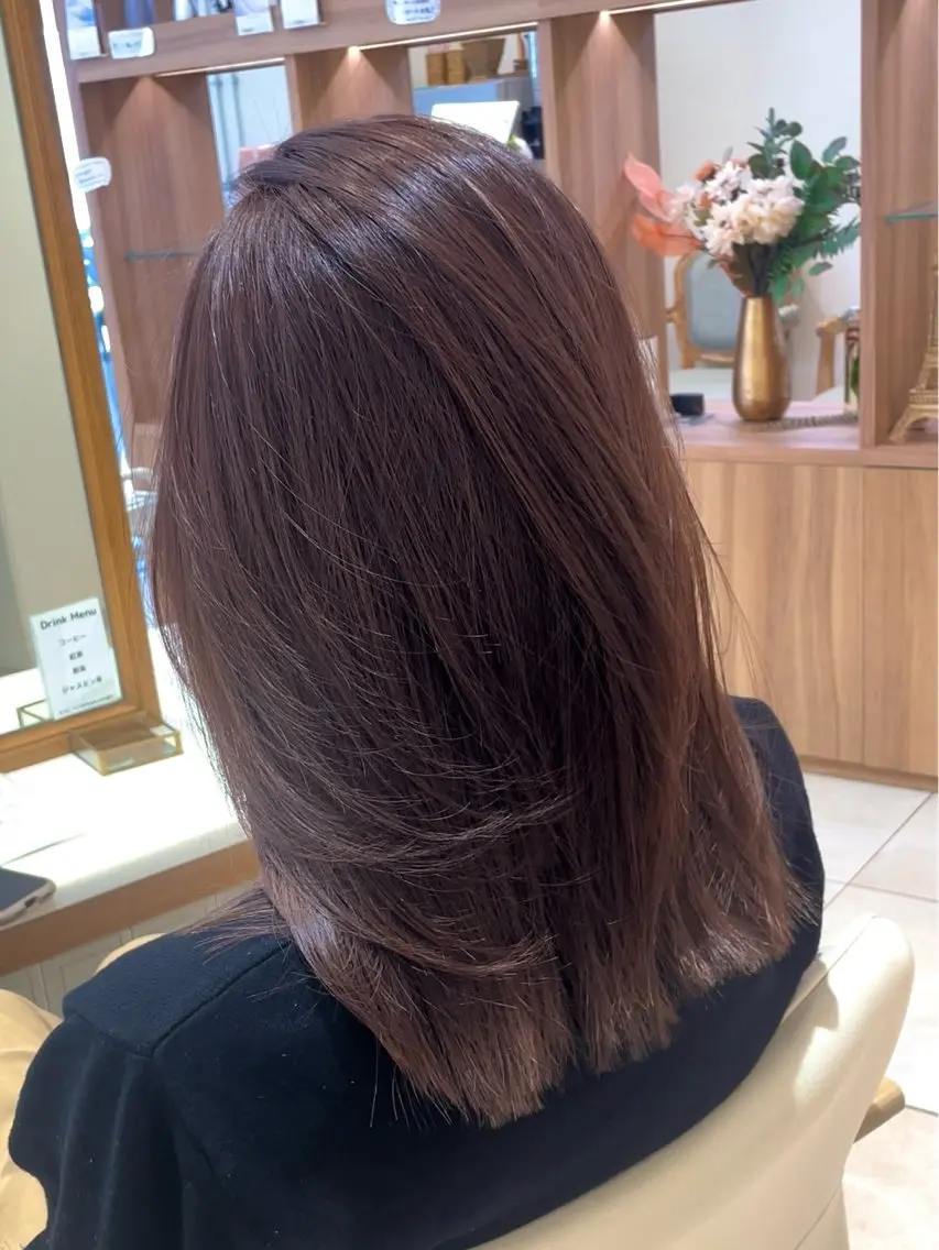 ミディアム カラー ミディアムレイヤー ラベンダーカラー ラベンダーグレー レイヤーカット カット ヘアカラー トリートメント 髪質改善ケア/透明感 カラー伊藤 千尋のヘアスタイル
