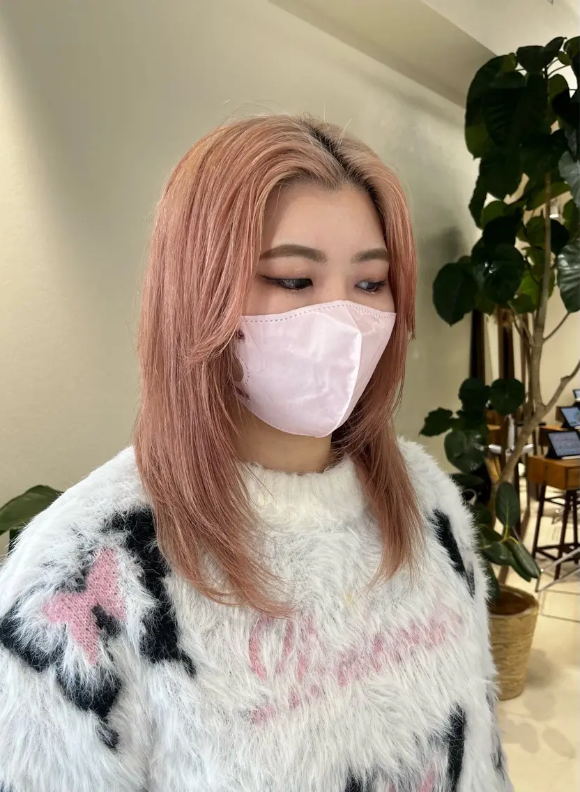 ミディアム カラー ピンクカラー 顔まわりレイヤー レイヤーカット カット ヘアカラー トリートメント レイヤーカット/ブラ ウンカラー/河野凜のヘアスタイル