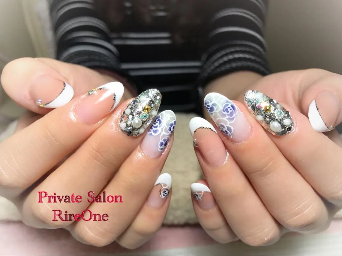 ネイル 成人式 フレンチネイル ゴージャス 春ネイル RireOne ~リルワン~のネイルデザイン