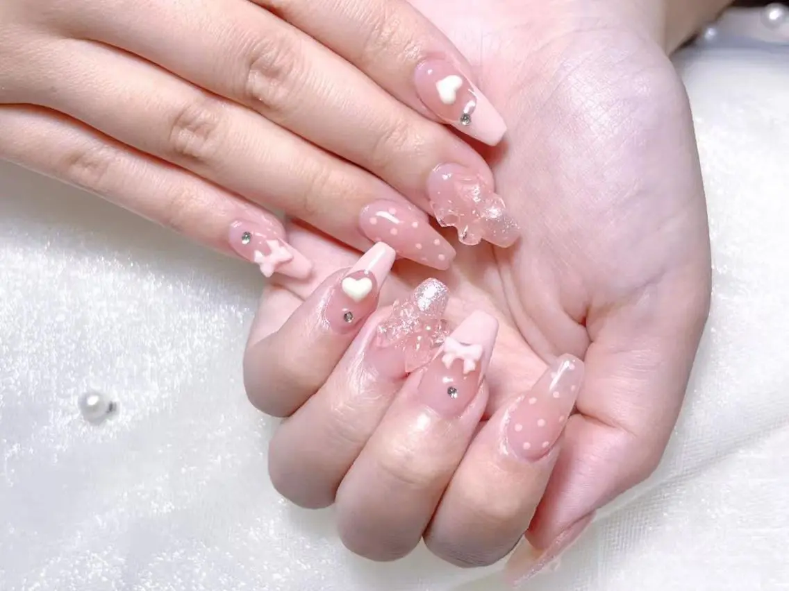 ネイル フレンチネイル ジェルネイル ガラスフレンチ 韓国ネイル マグネットネイル ハンドネイル ハンドケア The Nail 新大久保店のネイルデザイン
