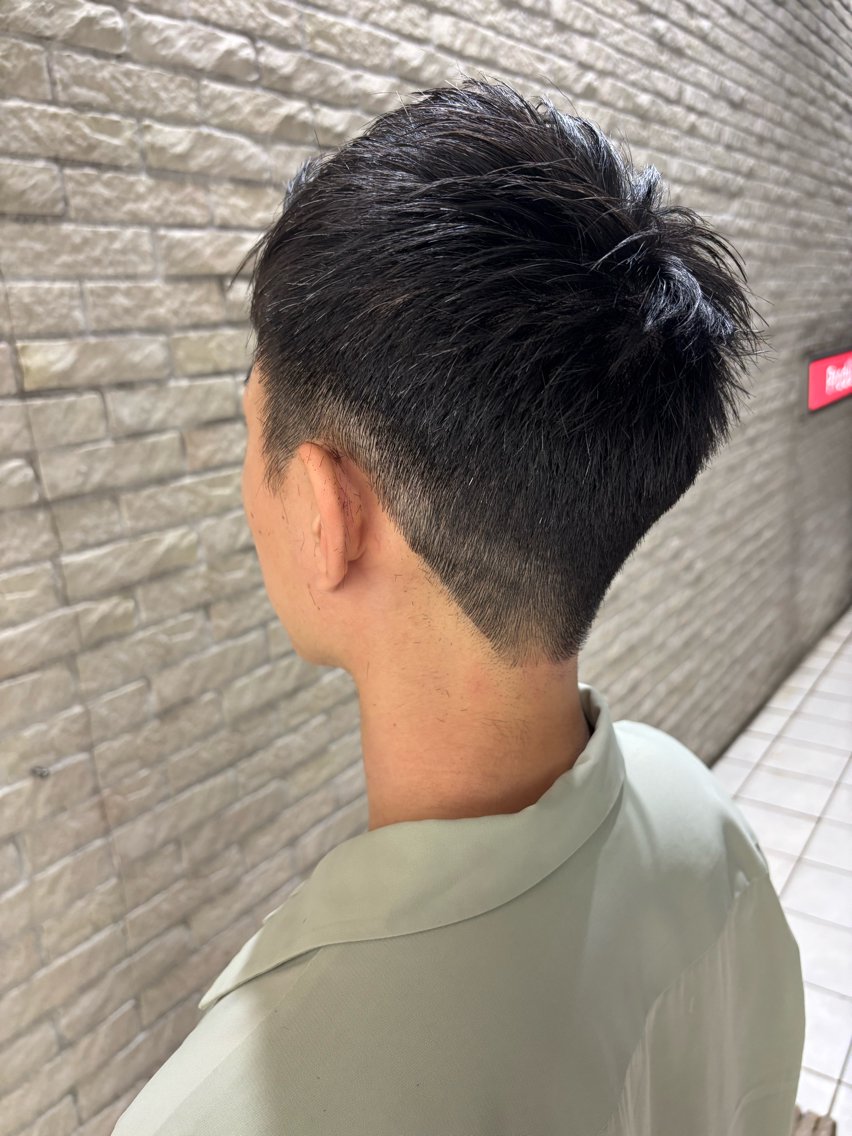 ショート メンズ 【メンズ特化】セン ターパート/保坂太一のヘアスタイル