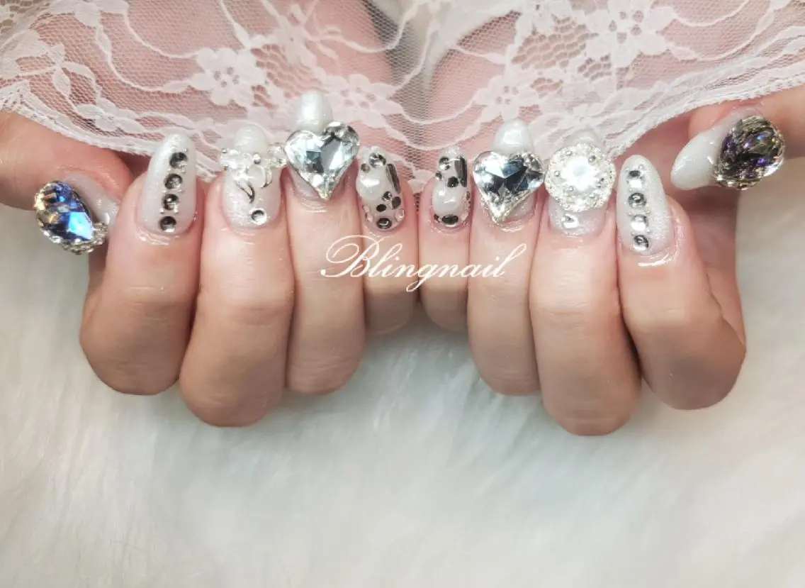 ネイル 24時まで❤︎韓国、 ワンホンネイルのネイルデザイン
