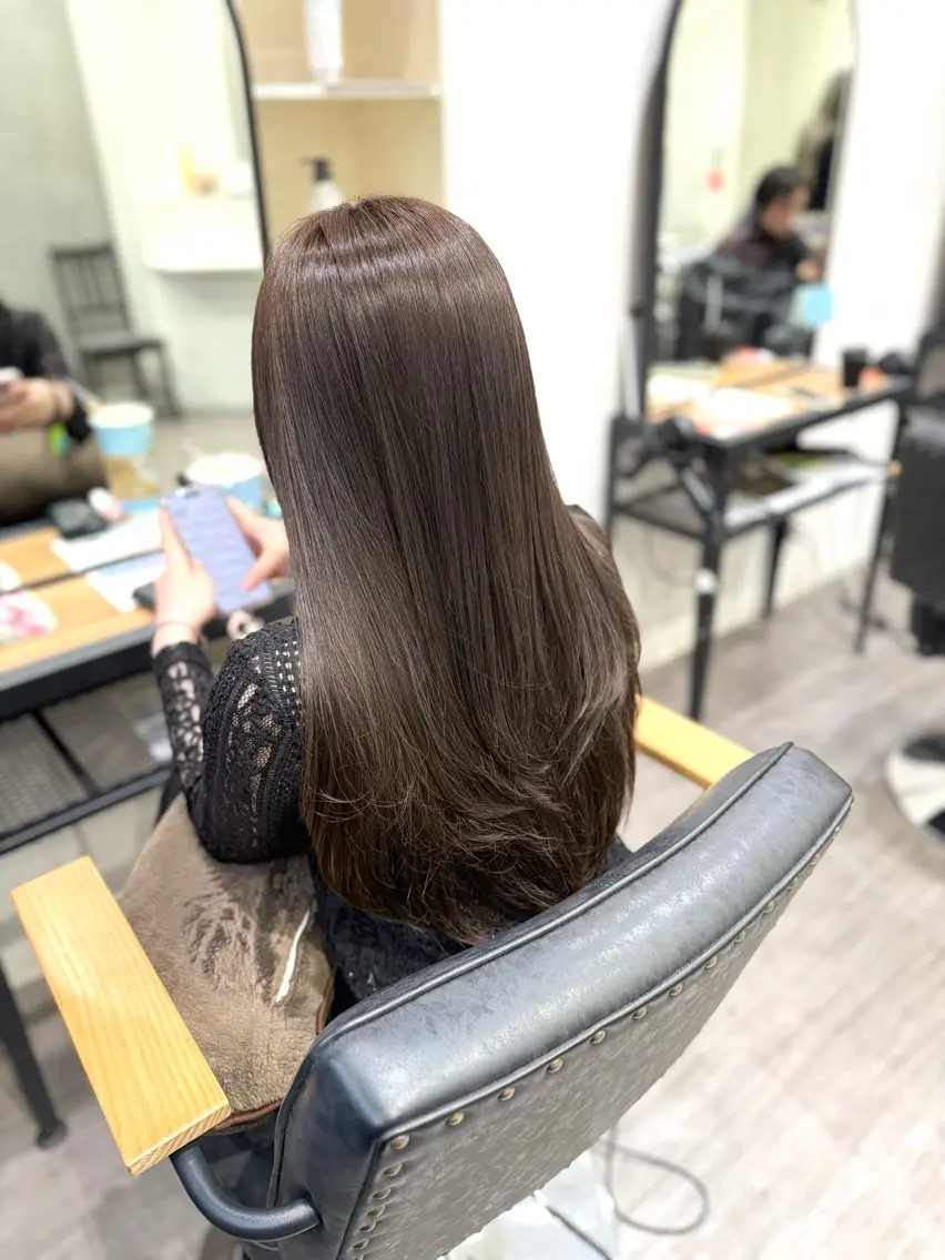 ロング カラー ブリーチ グレージュ ブリーチなしカラー オリーブグレージュ オリーブグレー ヘアカラー cocotte🫧 kotomiのヘアスタイル